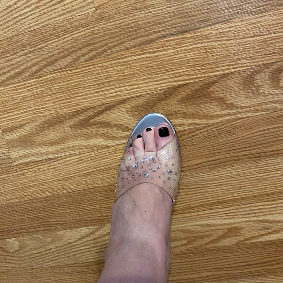 Sold - Picture 3 of 7